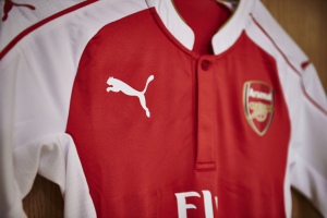 puma_launches_the_2015-16_arsenal_home_shirt_product_detail_1024