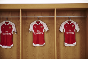 puma_launches_the_2015-2016_arsenal_home_kit_product__2__1024